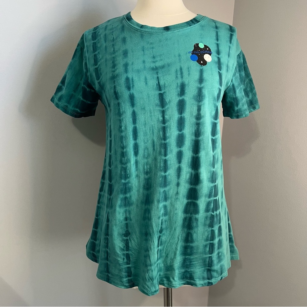 Empyre Sloane My Own Universe Size M Green/Blue Tie Dye Graphic Print T-Shirt